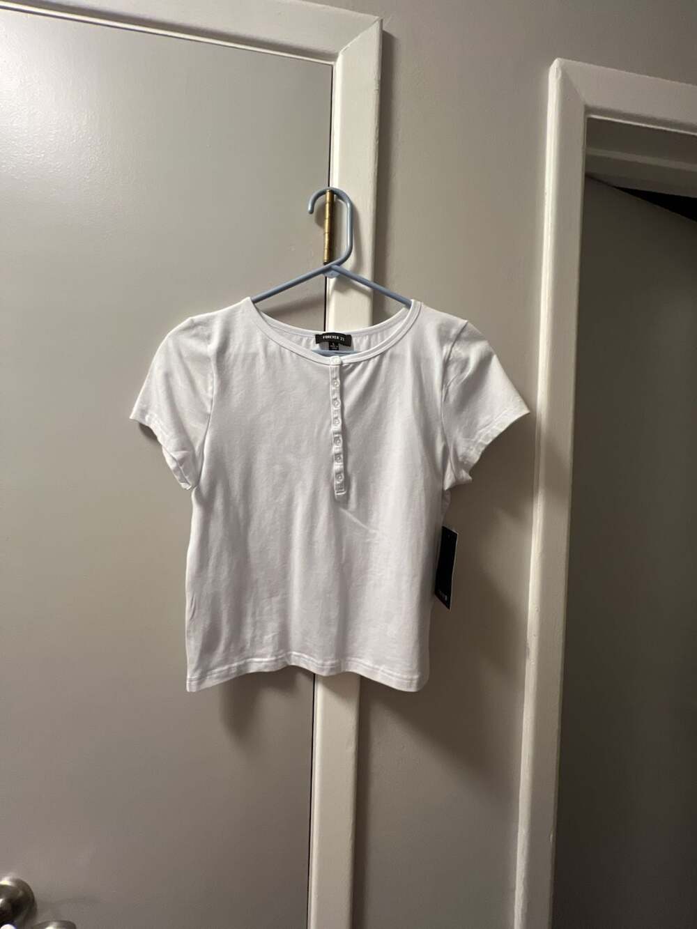 Forever 21 Short Sleeve Henley Top Size S White